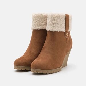 Brand-new LifeStride Womens Zurich Ankle Boot Toffee - Size 8